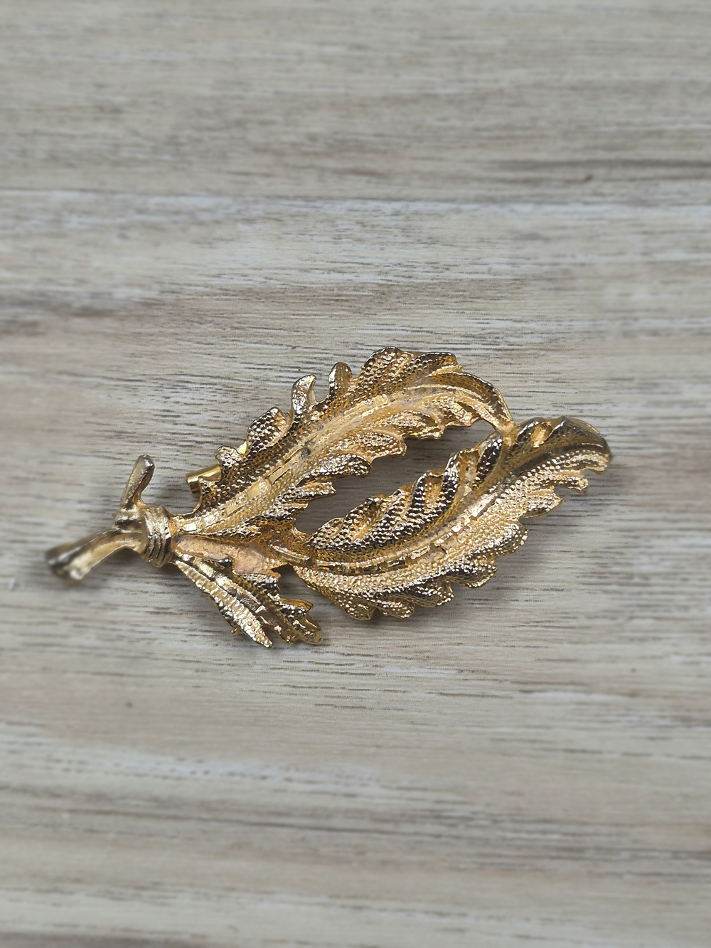 Vintage 1960s Gold Tone Feather Leaf Brooch Women OS Gold Excellent Mid-Century‎